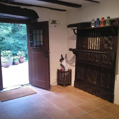 Lekeitio. Bekoerrota, Casa Molino Ikaran Bed and breakfast Amoroto
